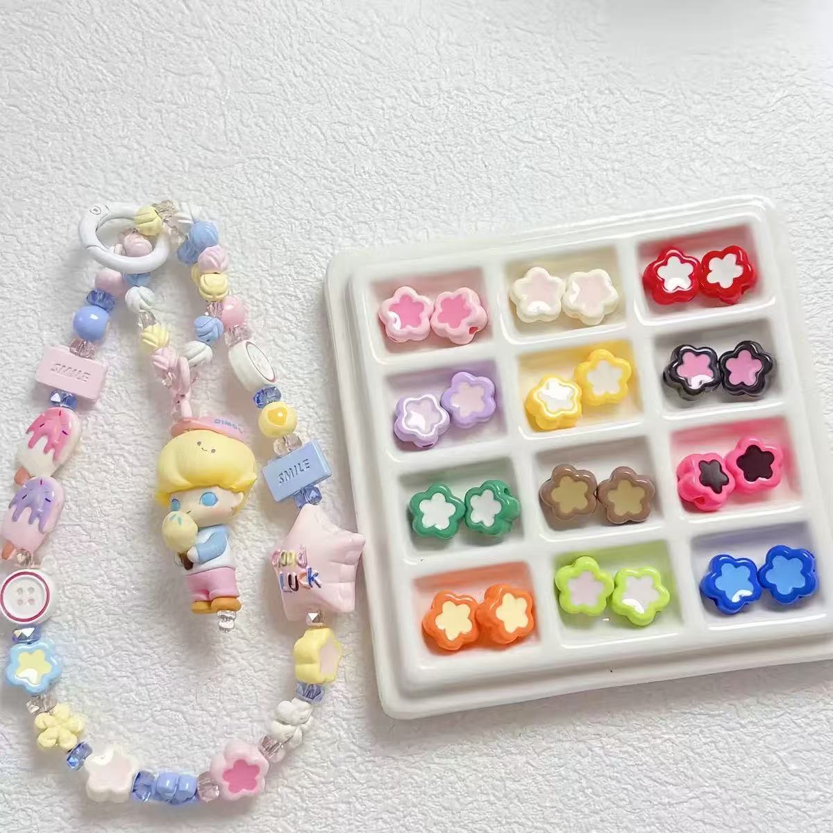 B002 DIYさまざまな色のさまざまなサイズのビーズ