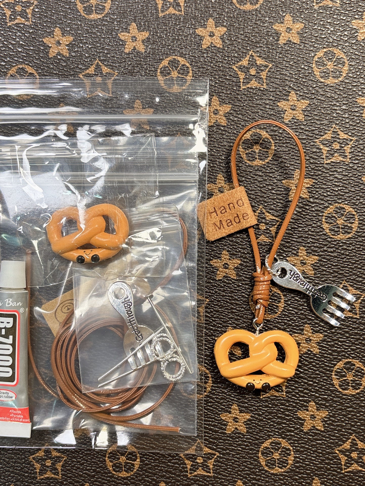 T001-初心者向けパン家族手作りストラップキット